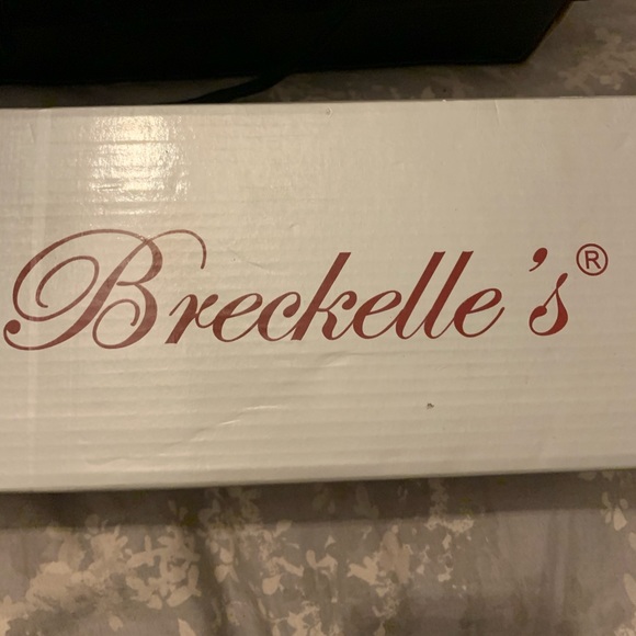 Flats - Picture 3 of 7